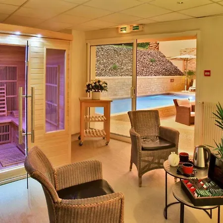 ドゥ コンポステル ホテル サルラ・ラ・カネダ