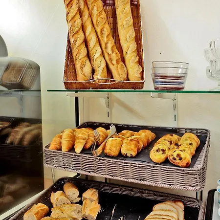 ホテル ドゥ コンポステル 3*