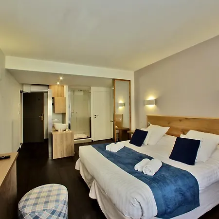 ドゥ コンポステル ホテル