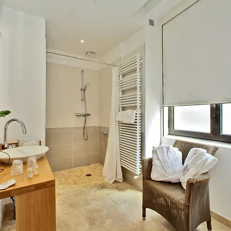 ホテル ドゥ コンポステル 3*