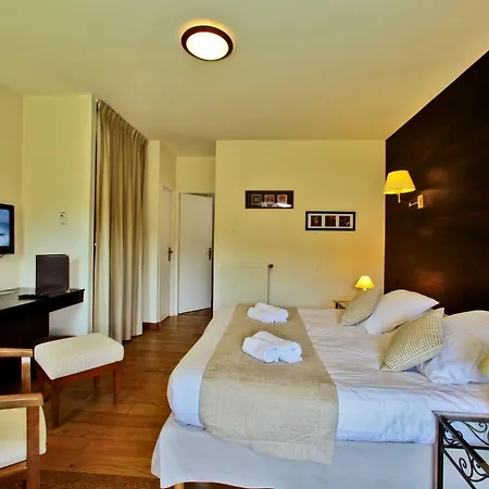 ホテル ドゥ コンポステル 3*