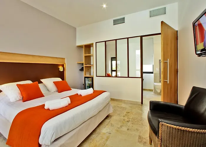 Hotel De Compostelle 3*