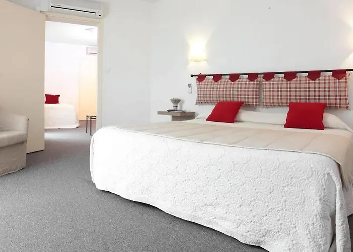 Hotel De Compostelle